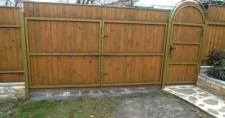 Купить распашные ворота деревянные Ивантеевка, цена от 2796 руб.
