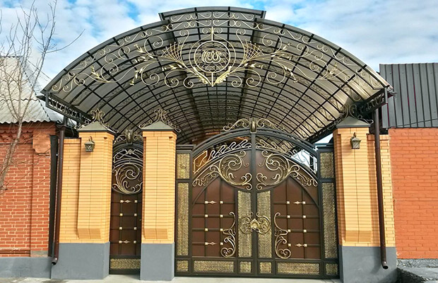 Купить или заказать ворота для дома с навесом - стильные и надежные решения для вашего участка в Ивантеевке от 42878 руб | ВоротМастер-Внт